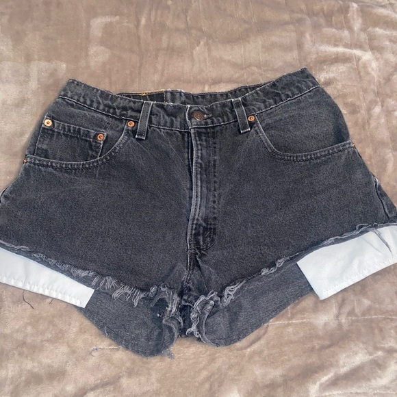 Vintage Levi’s Denim Shorts - Picture 4 of 5